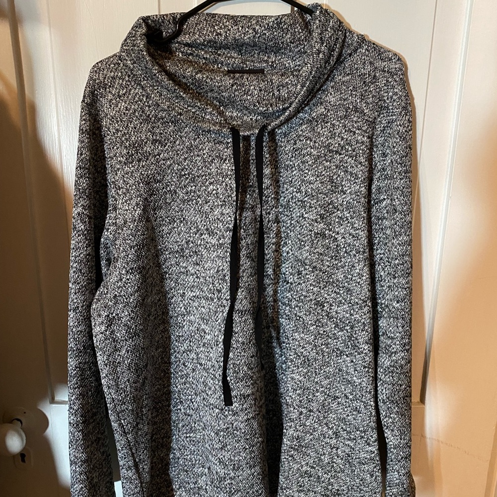 Lane Bryant long sleeve black/white draw-string sweater. Size is 14/16